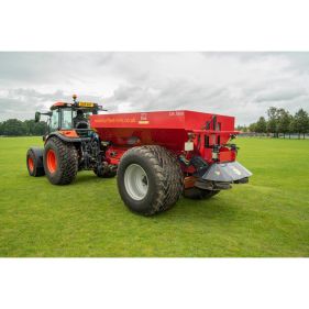 Nisipator topdressing cu disc Redexim model Rink DS3800