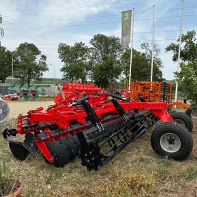 Grapa grea tractata Bufer 6m, cu 48 talere independente de 560 mm, pliere hidraulica dubla, deflectoare si tavalug colivie, produs nou, matricola 2020, stoc Oradea