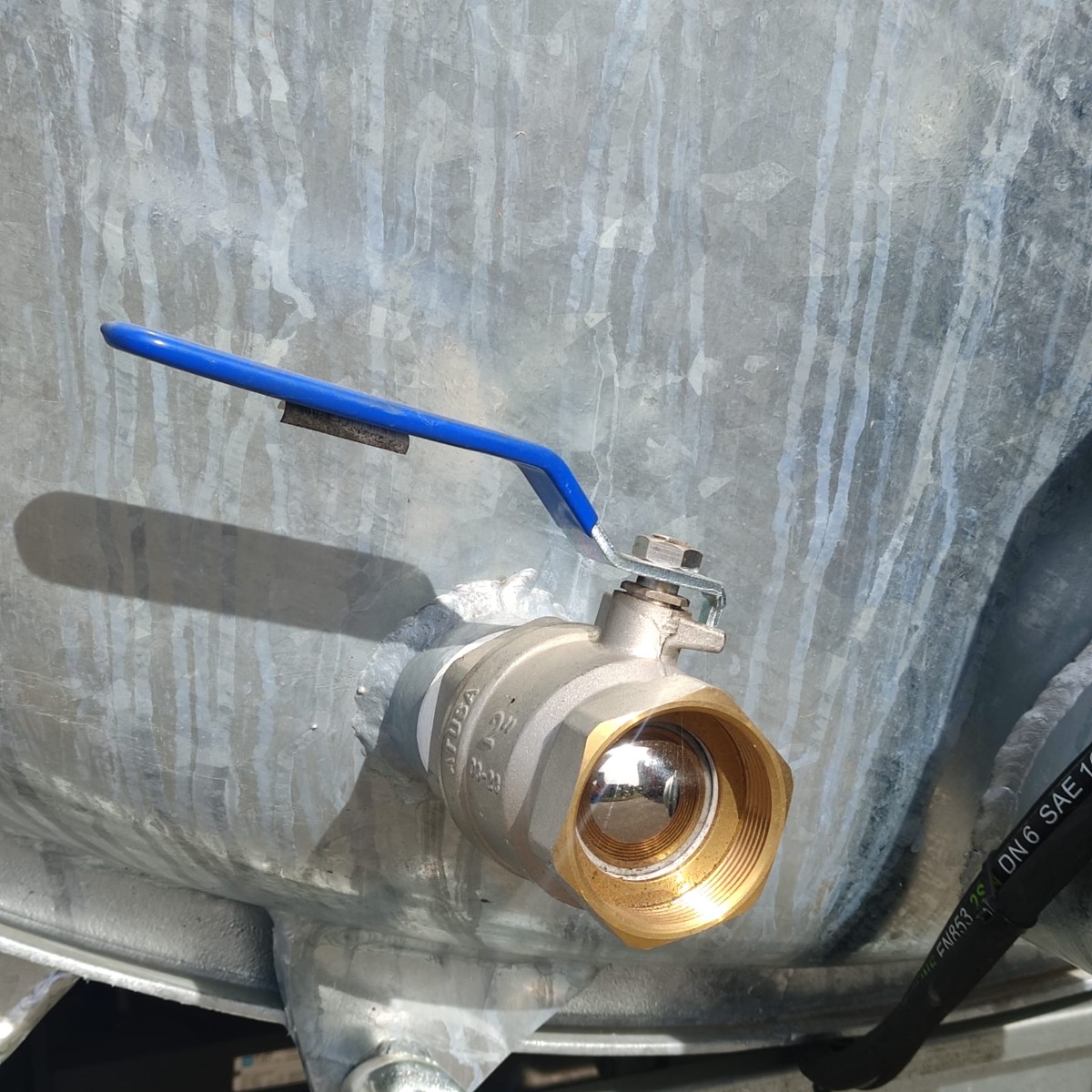 Imagine pentru Vidanja IMUM, 11200 litri, galvanizata, monoax, model IST,  franare pneumatica, cu sistem suplimentar de stins incendii si furtun de pompieri