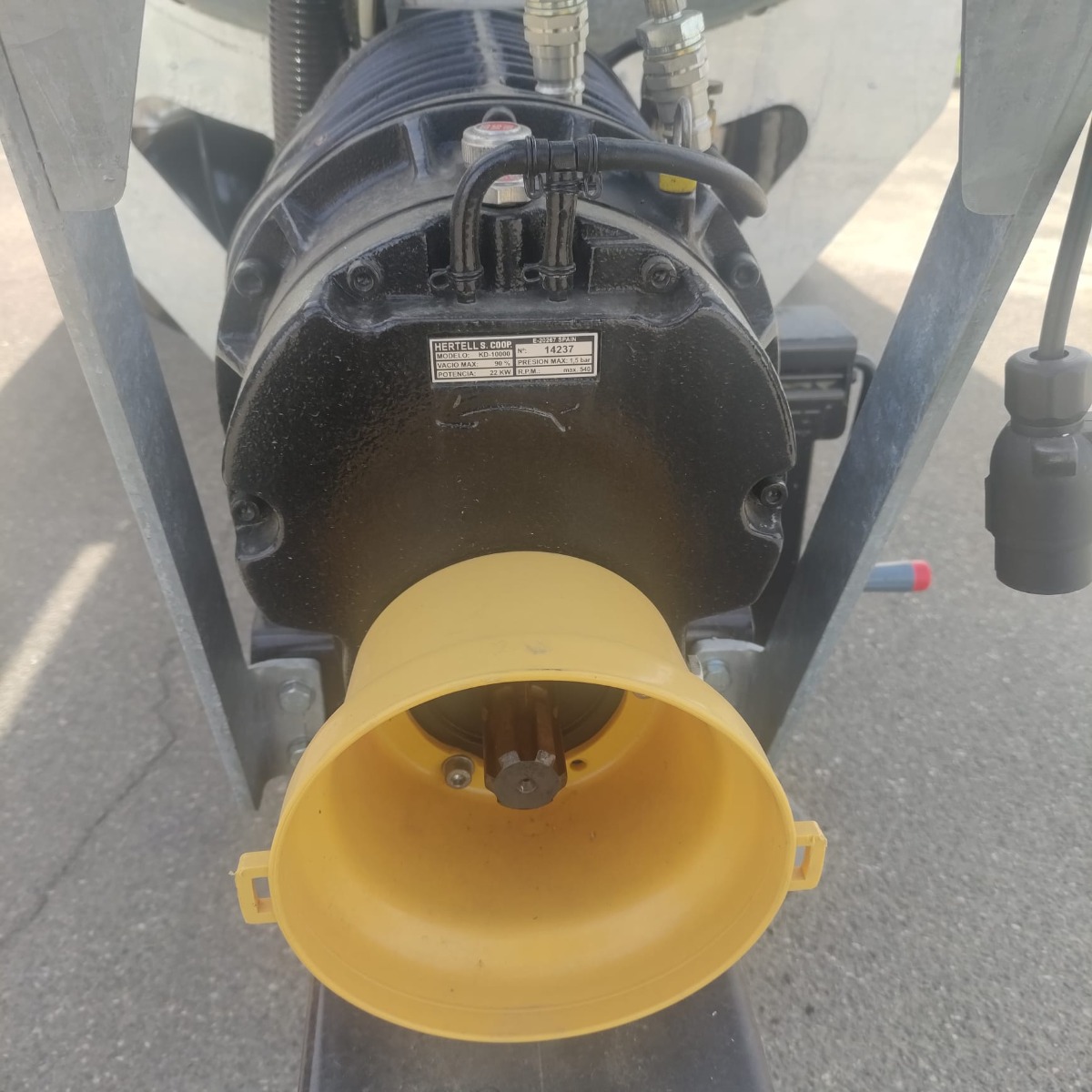 Imagine pentru Vidanja IMUM, 11200 litri, galvanizata, monoax, model IST,  franare pneumatica, cu sistem suplimentar de stins incendii si furtun de pompieri