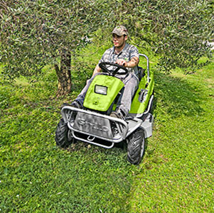 Tractoras de tuns si tocat gazonul pe benzina Grillo Climber 7.18 Magazia lu Costica