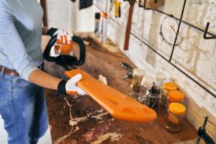Imagine pentru Foarfeca gard viu STIHL HSA 100 - SISTEM AP (doar unitate motor), fara acumulator si incarcator