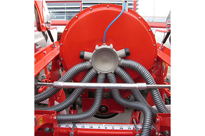 Ventilator silentios, aerul absorbit este furnizat la o presiune constanta Ventilator silentios, aerul absorbit este furnizat la o presiune constanta