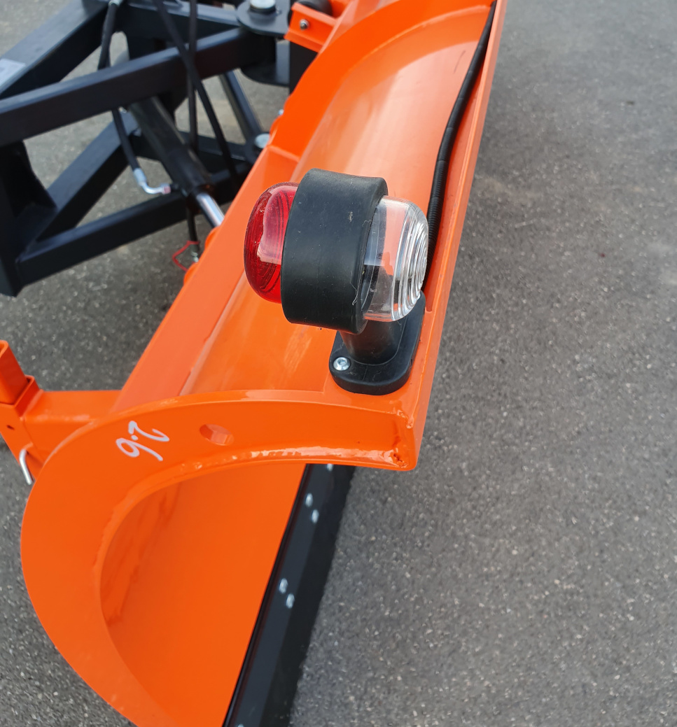 Imagine pentru Lama de zapada JCB 2.6 m, inaltime 1,03 m, greutate 530 kg